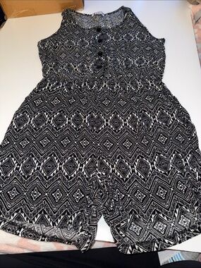 Libian Black and White Geometric Sleeveless Romper